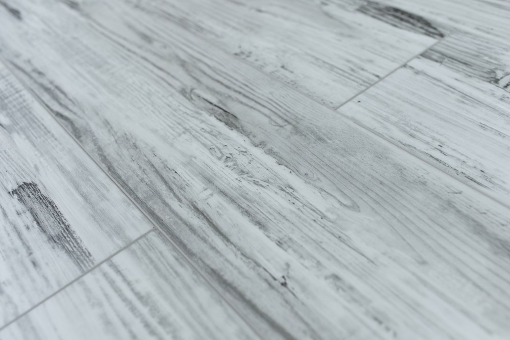 Замковая ПВХ плитка "Art Tile" Берёза Божоле (1220*152*5 мм) — купить в Мурманске