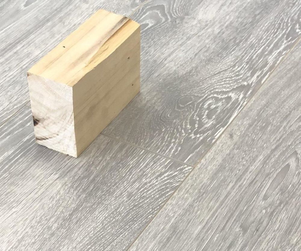 Ламинат "SunFloor" 8/32 4V Дуб Гвинея 34 (1380*193*8 мм) — купить в Мурманске