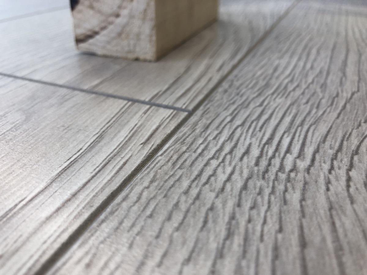 Ламинат "SunFloor" 8/32 4V Дуб Лайн 37 (1380*193*8 мм) — купить в Мурманске